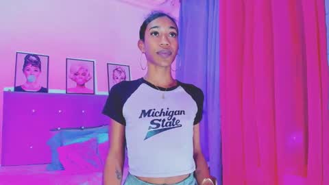 Snapshot of kimberly_thompsom chatting on January 20, 2025, 5:26 am Your Queen KIM online show from January 20, 2025, 5:26 am