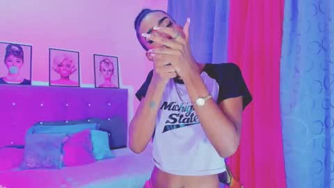 Snapshot of kimberly_thompsom chatting on January 26, 2025, 5:55 pm Your Queen KIM online show from January 26, 2025, 5:55 pm