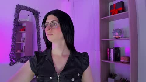 kimberly_thonson online show from November 16, 2025, 3:17 pm