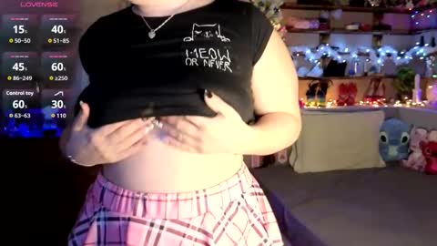 kimberlycaprice online show from December 23, 2025, 6:33 am