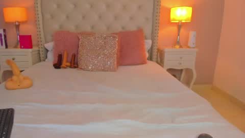 Snapshot of kimberlyfoxxx_ chatting on April 14, 2026, 4:29 am Kimberly online show from April 14, 2026, 4:29 am