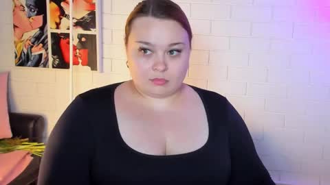 Snapshot of kimberlymaran chatting on June 1, 2026, 9:00 am The one that you wont be able to forget online show from June 1, 2026, 9:00 am
