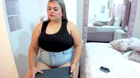 Snapshot of kimbrookss chatting on January 18, 2025, 2:23 pm KimBrooks online show from January 18, 2025, 2:23 pm