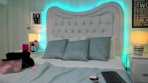 Snapshot of kimbrookss chatting on September 16, 2025, 11:00 am KimBrooks online show from September 16, 2025, 11:00 am