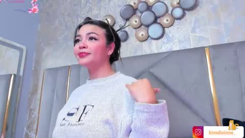 Snapshot of kimdevinne chatting on February 19, 2025, 2:33 am KIM online show from February 19, 2025, 2:33 am