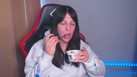 Snapshot of kimflexible_ chatting on January 22, 2025, 10:26 pm Kim 3 online show from January 22, 2025, 10:26 pm