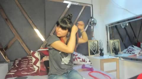 Kimy online show from April 29, 2026, 1:48 pm