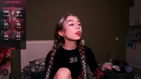 Snapshot of kimiko_luv chatting on October 25, 2025, 11:40 am Kimiko online show from October 25, 2025, 11:40 am