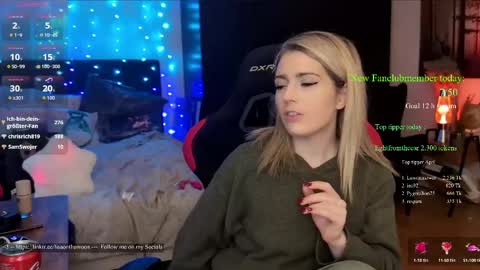 Snapshot of kimilee22 chatting on April 12, 2026, 2:55 pm Wolfs Girl online show from April 12, 2026, 2:55 pm