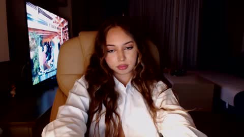 Kim Lee  online show from January 10, 2025, 5:13 pm