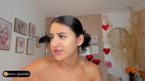 Kim  online show from February 26, 2025, 3:53 am