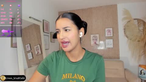 Kim  online show from March 4, 2025, 11:00 pm