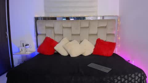 Snapshot of kimmatthews chatting on September 23, 2025, 12:35 am online show from September 23, 2025, 12:35 am