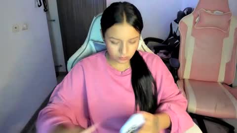 Snapshot of kimmi_foxy chatting on September 22, 2025, 11:18 pm kimmi online show from September 22, 2025, 11:18 pm