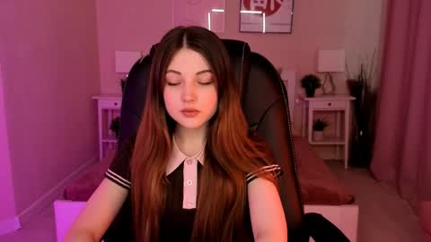 Snapshot of kimmie_shine chatting on May 3, 2026, 4:02 pm Your Kimmie follow me online show from May 3, 2026, 4:02 pm