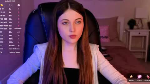 Snapshot of kimmie_shine chatting on May 13, 2026, 3:53 pm Your Kimmie follow me online show from May 13, 2026, 3:53 pm
