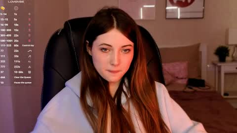 Snapshot of kimmie_shine chatting on May 29, 2026, 2:15 pm Your Kimmie follow me online show from May 29, 2026, 2:15 pm