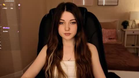 Snapshot of kimmie_shine chatting on June 19, 2026, 8:51 am Your Kimmie follow me online show from June 19, 2026, 8:51 am