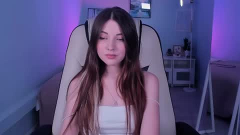 Snapshot of kimmie_shine chatting on July 29, 2026, 4:49 pm Your Kimmie follow me online show from July 29, 2026, 4:49 pm