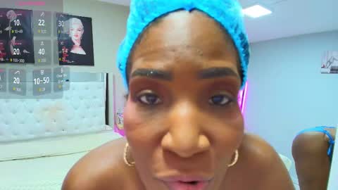 Kim online show from November 25, 2025, 12:49 pm