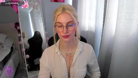 kimmy1_powell online show from June 17, 2026, 8:50 am