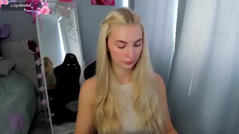 kimmy1_powell online show from August 7, 2026, 5:09 am