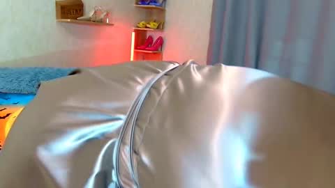 Snapshot of kimpolloc chatting on November 1, 2025, 6:43 pm Kim online show from November 1, 2025, 6:43 pm