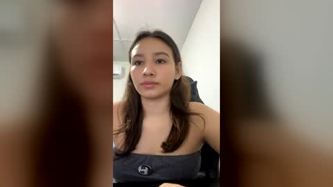 Snapshot of kimty_ chatting on August 3, 2026, 7:39 pm kimty online show from August 3, 2026, 7:39 pm
