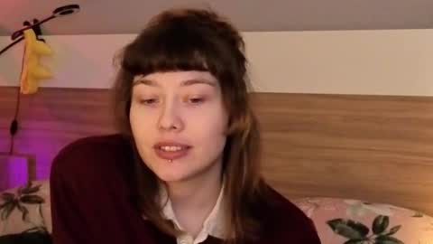 kina_ka online show from December 18, 2025, 5:35 am