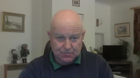 Snapshot of kindahairy4u chatting on November 11, 2025, 7:03 pm kindahairy4u online show from November 11, 2025, 7:03 pm