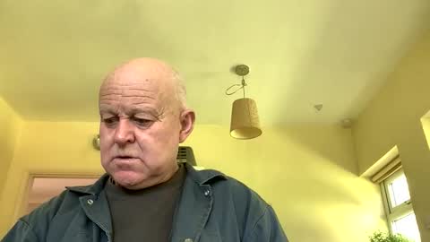 Snapshot of kindahairy4u chatting on April 12, 2026, 1:05 pm kindahairy4u online show from April 12, 2026, 1:05 pm