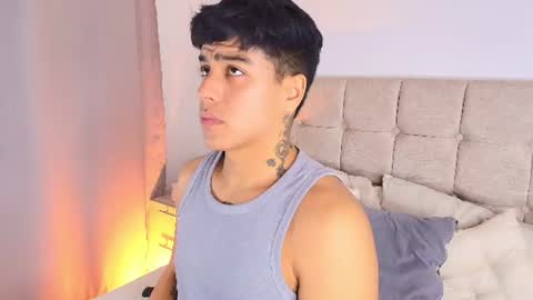 Snapshot of king_azahell chatting on August 3, 2026, 11:52 pm king help me reach 100 likes online show from August 3, 2026, 11:52 pm
