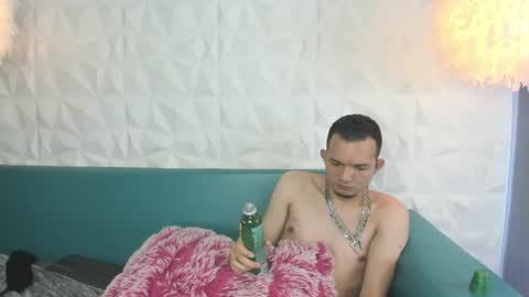 King  Kathe online show from June 3, 2026, 2:33 pm