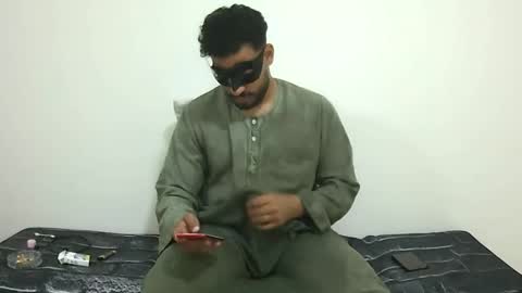 Snapshot of king_of_arabians chatting on June 11, 2026, 4:10 am king_of_arabians online show from June 11, 2026, 4:10 am