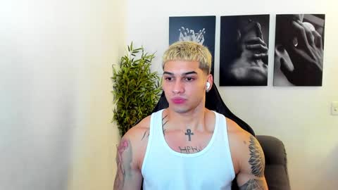 Snapshot of king_of_kings__ chatting on December 2, 2024, 1:47 am king_of_kings__ online show from December 2, 2024, 1:47 am