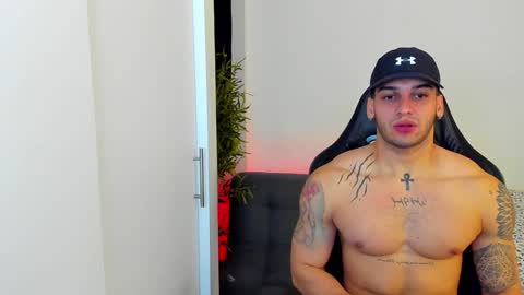 Snapshot of king_of_kings__ chatting on December 13, 2024, 4:11 am king_of_kings__ online show from December 13, 2024, 4:11 am