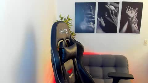 Snapshot of king_of_kings__ chatting on February 19, 2025, 3:28 am king_of_kings__ online show from February 19, 2025, 3:28 am