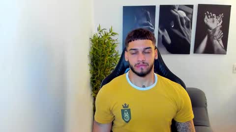 Snapshot of king_of_kings__ chatting on February 24, 2025, 3:55 am king_of_kings__ online show from February 24, 2025, 3:55 am