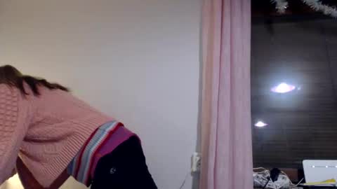 Snapshot of kingandprincess chatting on January 5, 2025, 6:24 pm sexysexyhotwetpinkredpussy online show from January 5, 2025, 6:24 pm