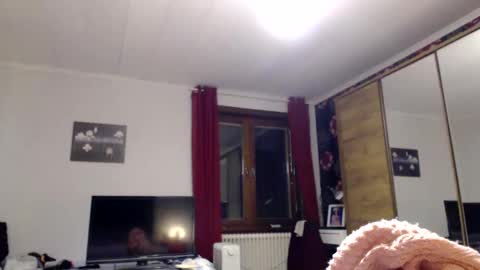 Snapshot of kingandprincess chatting on January 31, 2025, 9:05 pm sexysexyhotwetpinkredpussy online show from January 31, 2025, 9:05 pm