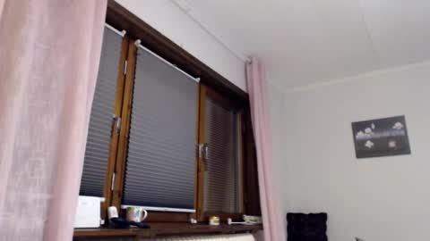 Snapshot of kingandprincess chatting on September 25, 2025, 6:11 pm sexysexyhotwetpinkredpussy online show from September 25, 2025, 6:11 pm