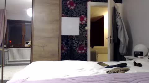 Snapshot of kingandprincess chatting on December 18, 2025, 5:52 pm sexysexyhotwetpinkredpussy online show from December 18, 2025, 5:52 pm