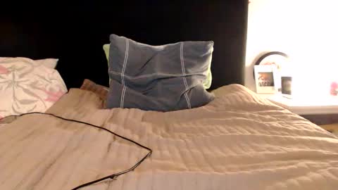 Snapshot of kingandprincess chatting on April 18, 2026, 9:15 pm sexysexyhotwetpinkredpussy online show from April 18, 2026, 9:15 pm