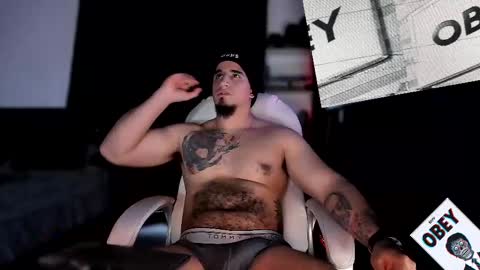 Snapshot of kingbear777 chatting on February 9, 2025, 10:11 pm King Bear online show from February 9, 2025, 10:11 pm