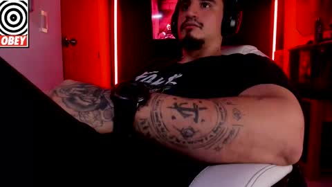 Snapshot of kingbear777 chatting on November 24, 2025, 4:45 am King Bear online show from November 24, 2025, 4:45 am