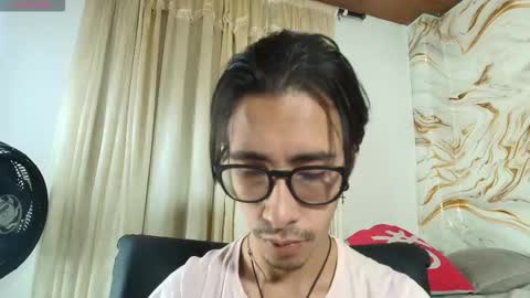 kingdanny_8 online show from March 1, 2026, 11:40 pm