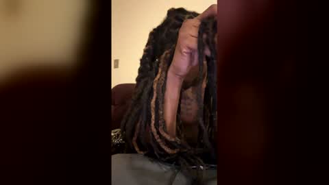 Snapshot of kingecstasyxxx chatting on February 14, 2026, 7:10 pm KingEcstasyXXX online show from February 14, 2026, 7:10 pm