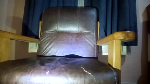 Snapshot of kingemizzy chatting on July 21, 2026, 2:25 am kingemizzy online show from July 21, 2026, 2:25 am