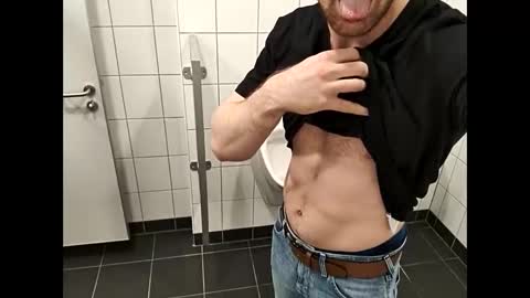 Snapshot of kingggamg99 chatting on November 8, 2025, 10:48 am kingggamg99 online show from November 8, 2025, 10:48 am