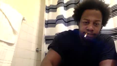 Snapshot of kinglibra420 chatting on November 19, 2025, 10:04 am loyal fuck online show from November 19, 2025, 10:04 am